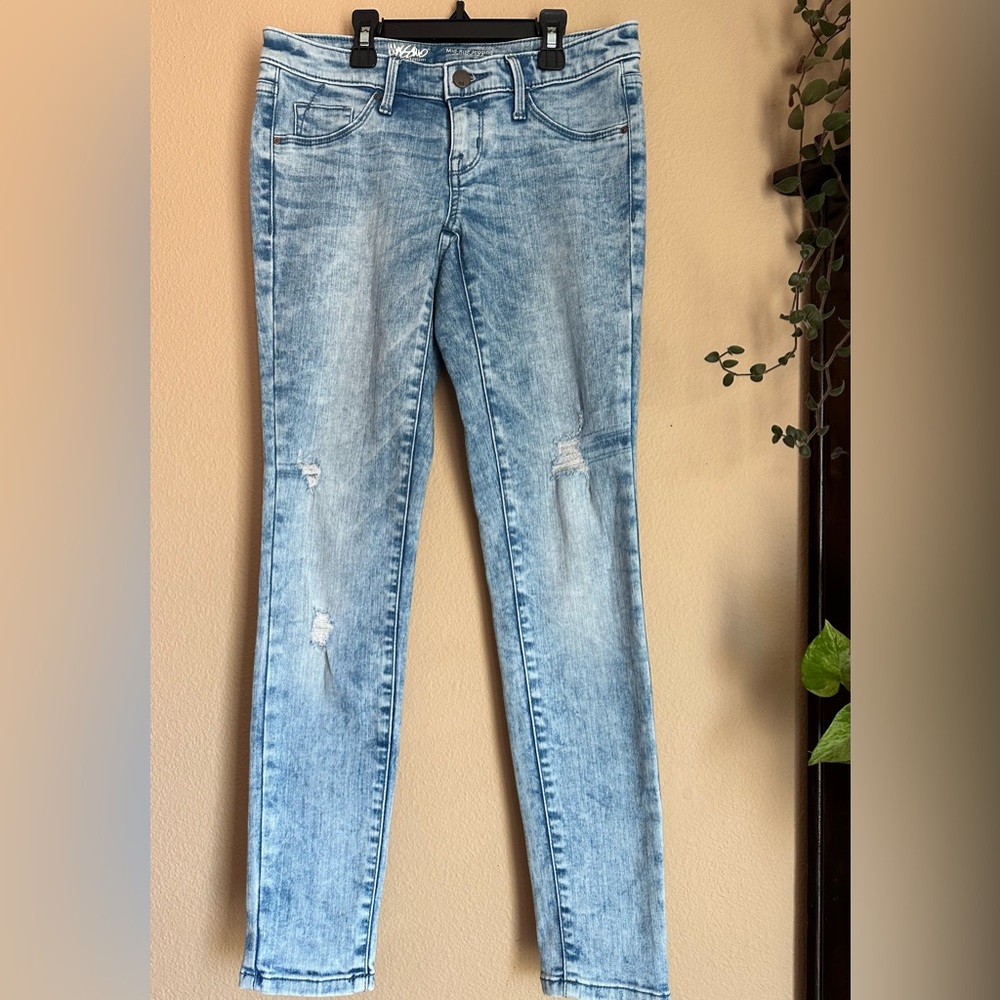 Mossimo Mid rise skinny leg distressed acid wash denim jeggings size 24/00